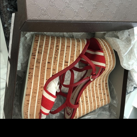 Gucci  Cork Wedge sandals. - Picture 2 of 4